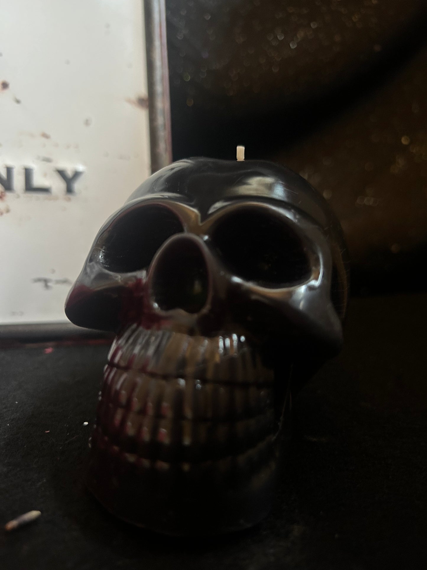 The Skull of Your Enemy - Bleeding Skull Candle